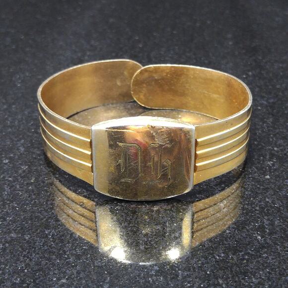 1930s Hinged Brass Bracelet Engraved Monogram Patent Design Vintage Jewelry - Picture 10 of 10